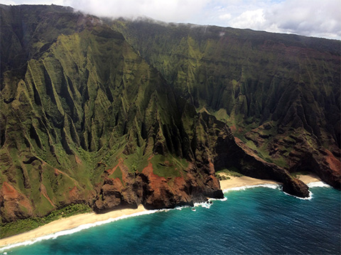 Individuálna dovolenka na Havaji - ostrov Kauai, vulkanické pobrežie